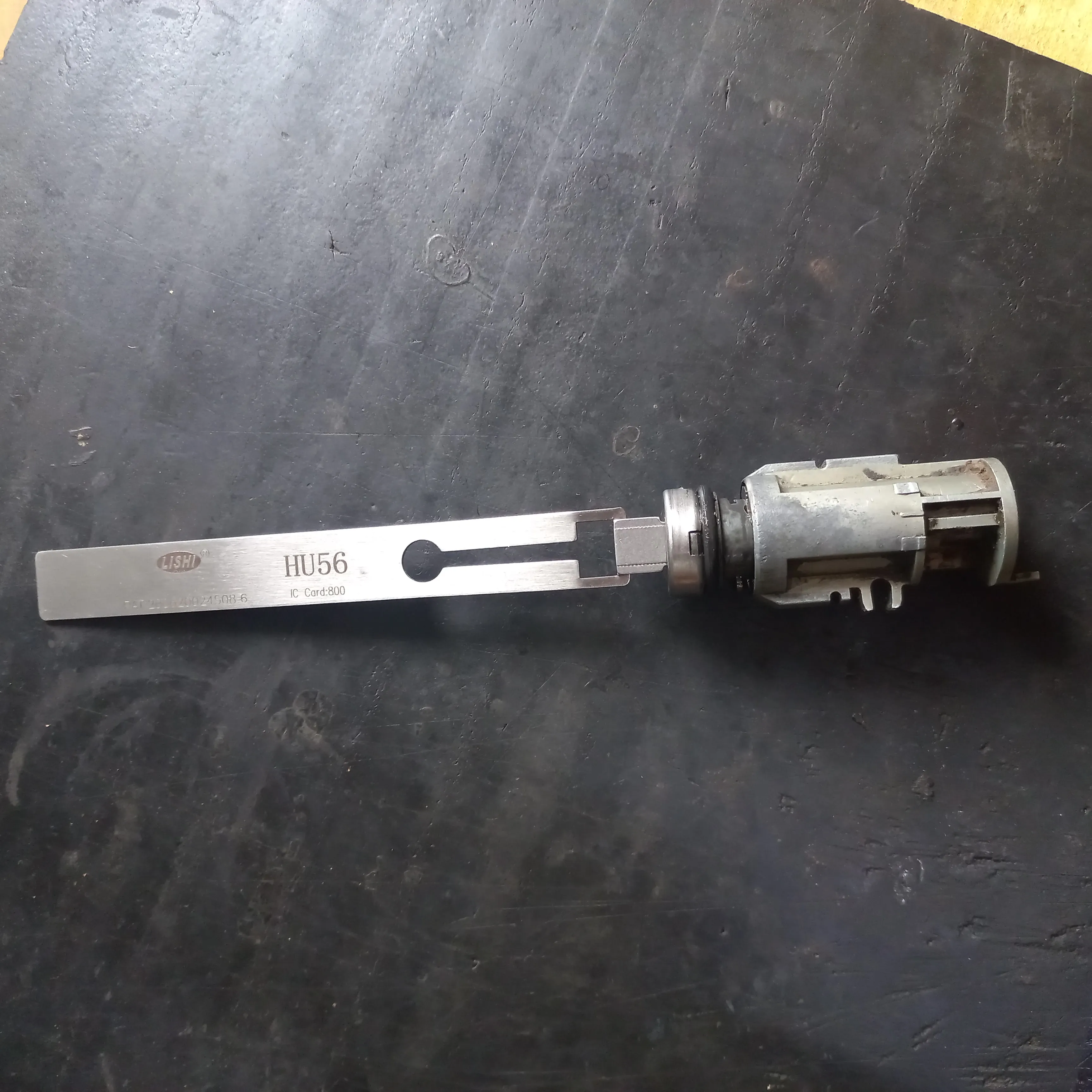 Отмычка Lishi HU56 в замке зажигания — Омкей