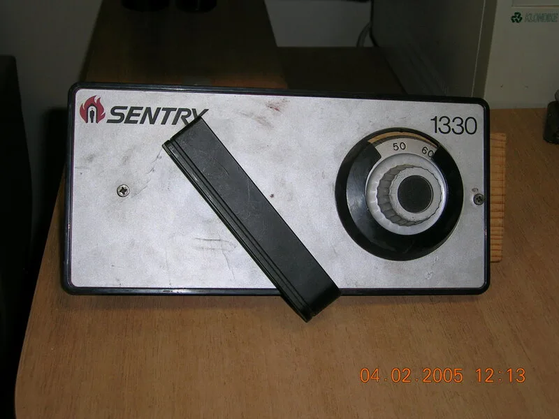 Сейф Sentry 1330 с кодовым диском — Омкей